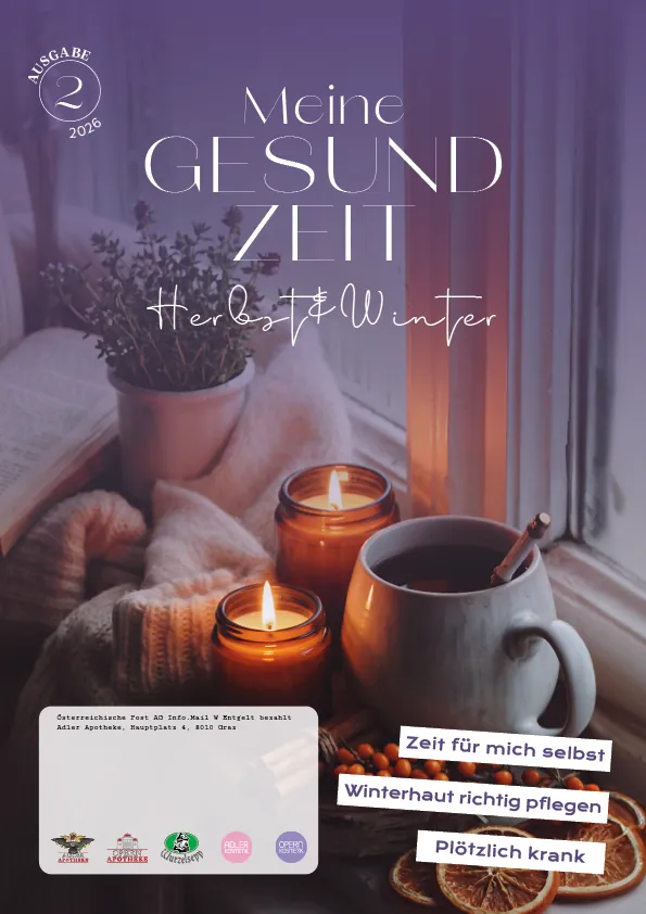 Titelseite der Hauszeitung „Meine Gesund Zeit – Herbst & Winter“ mit Teetasse, Kerzen und getrockneten Orangenscheiben